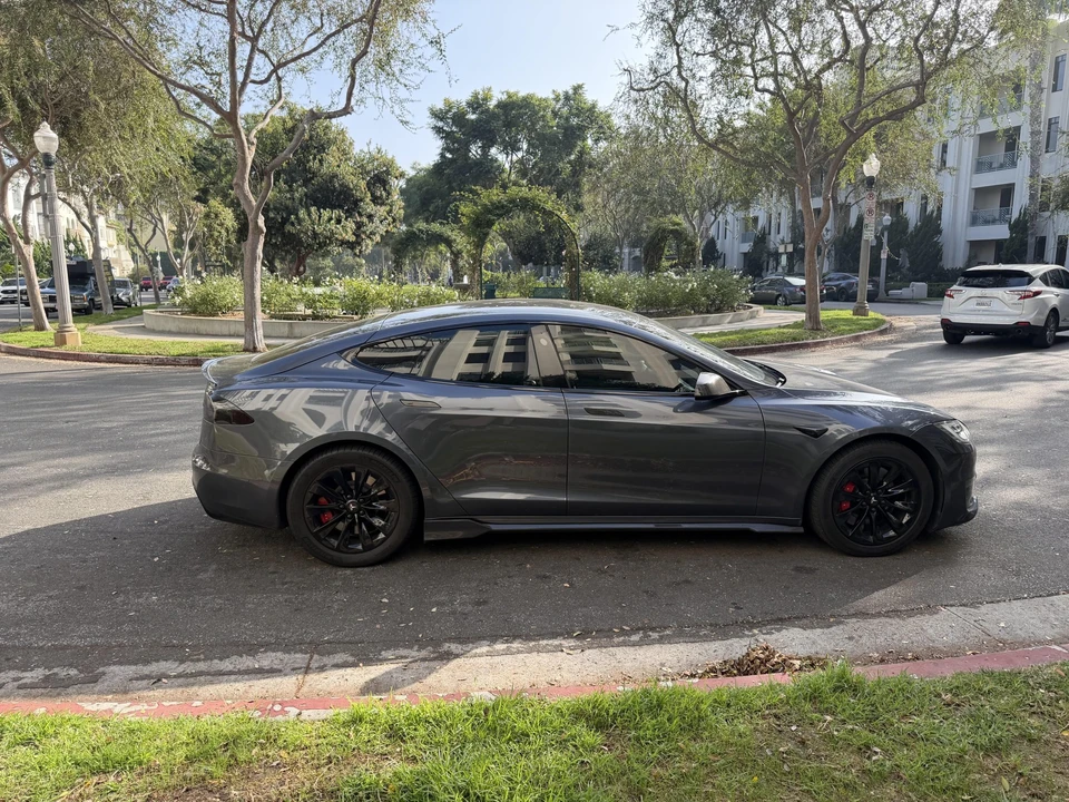 2021 Tesla Model S - Image 9 of 31