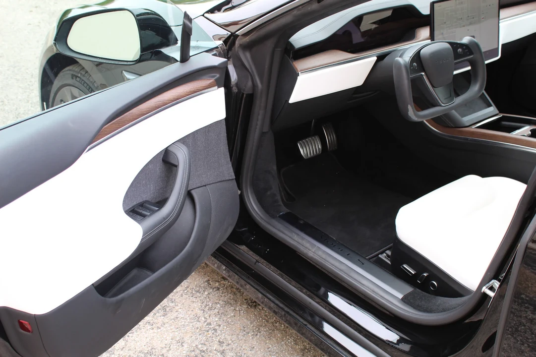 2021 Tesla Model S - Image 9 of 14