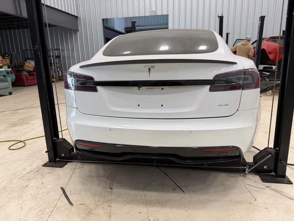 2021 Tesla Model S - Image 2 of 4