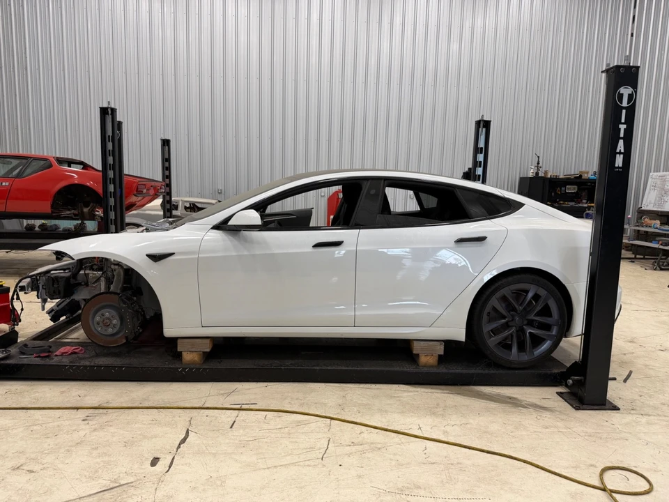 2021 Tesla Model S - Image 4 of 4