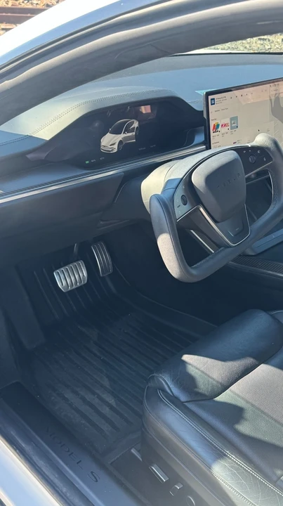 2021 Tesla Model S - Image 9 of 17