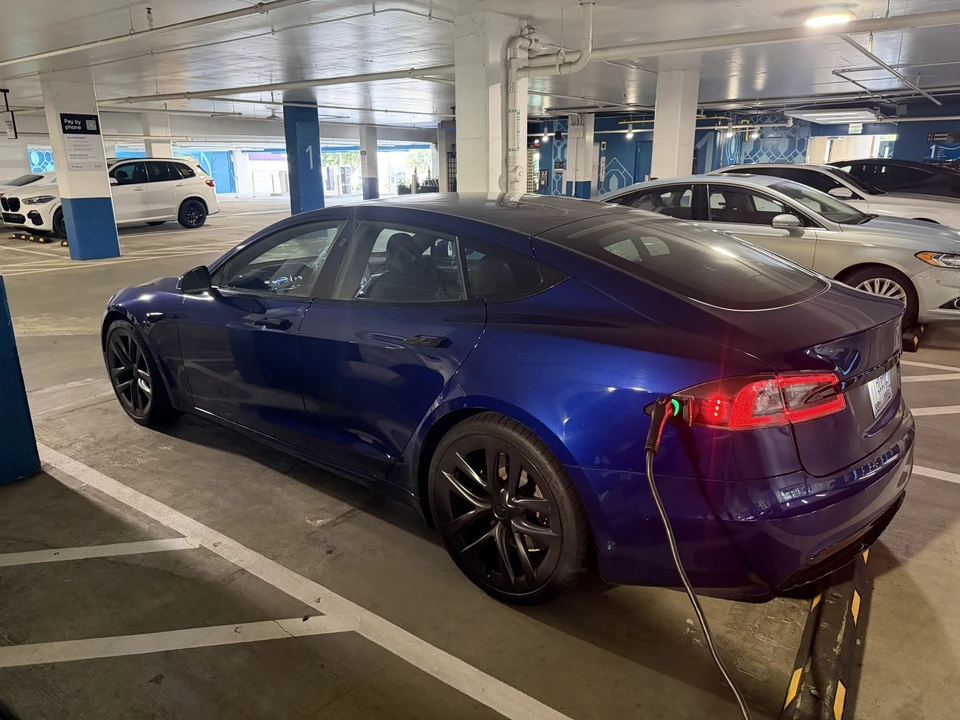 2021 Tesla Model S - Image 14 of 31