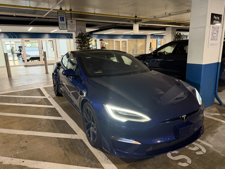 2021 Tesla Model S - Image 9 of 31