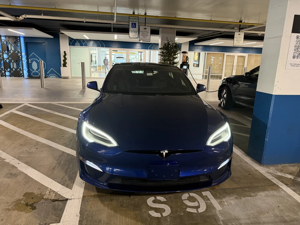 2021 Tesla Model S - Image 7 of 31