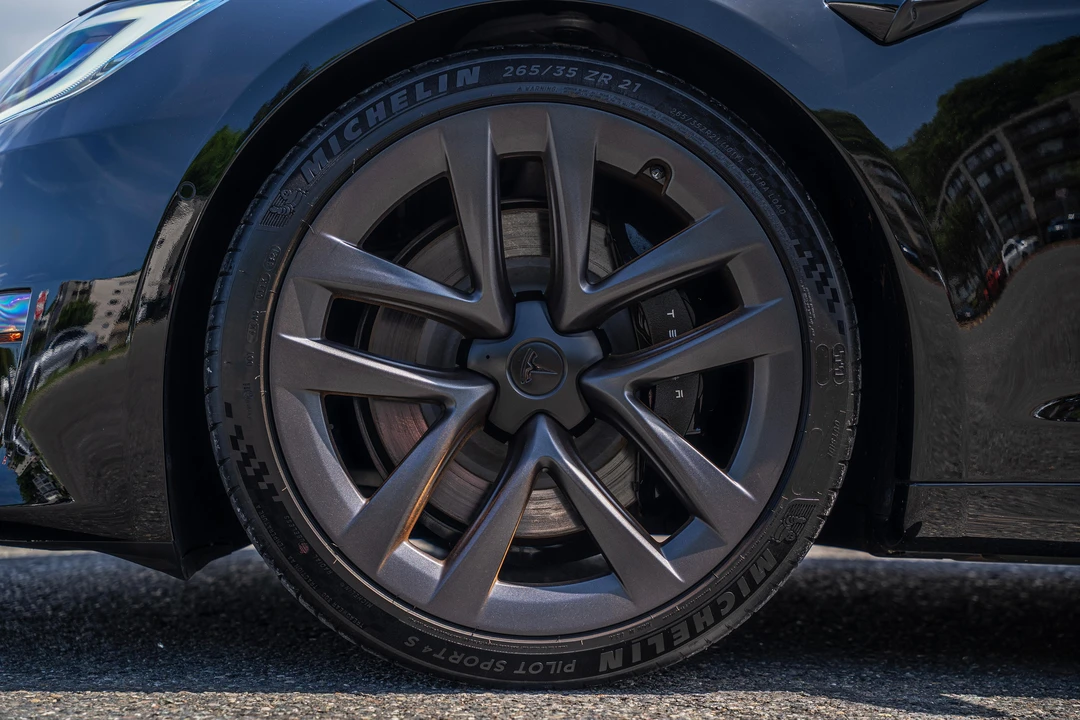 2021 Tesla Model S - Image 13 of 31