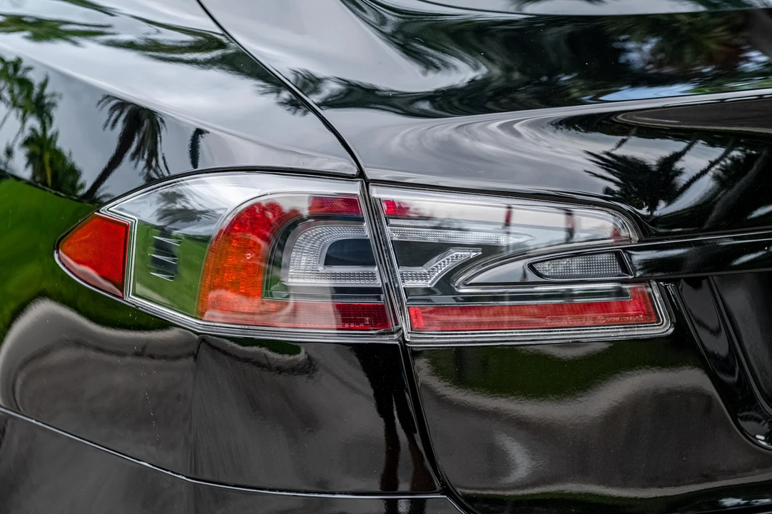 2021 Tesla Model S - Image 24 of 31