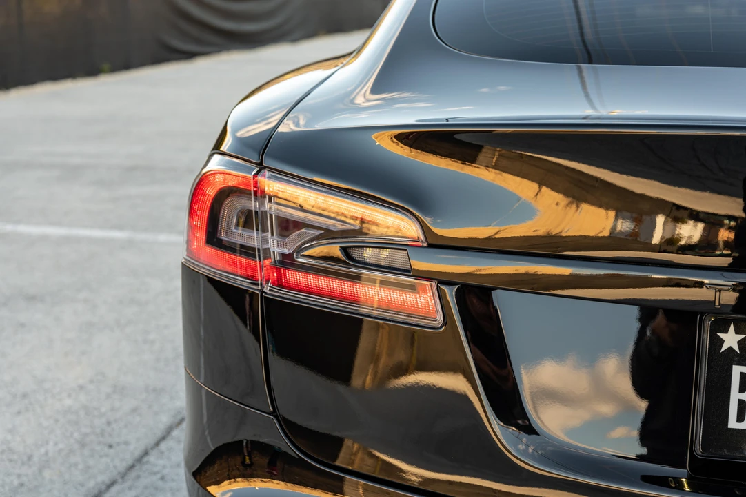2021 Tesla Model S - Image 28 of 31