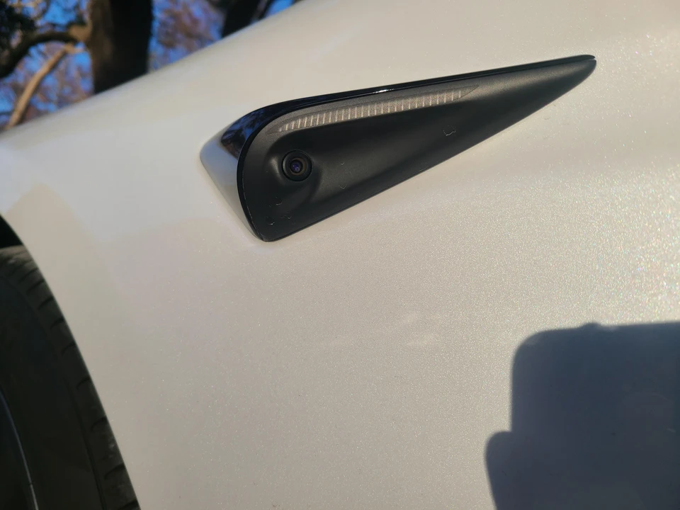 2022 Tesla Model S - Image 23 of 31