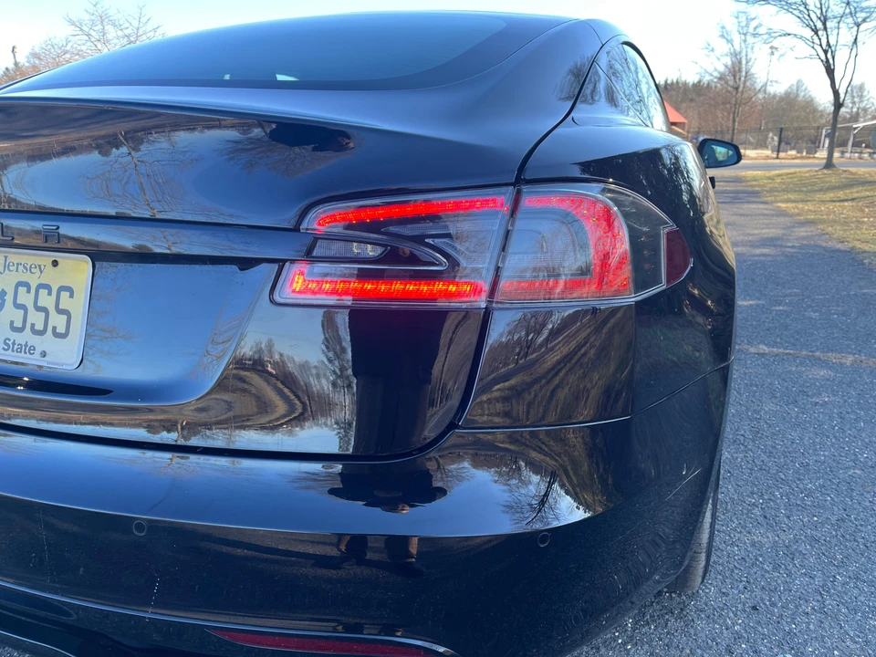 2021 Tesla Model S - Image 24 of 31