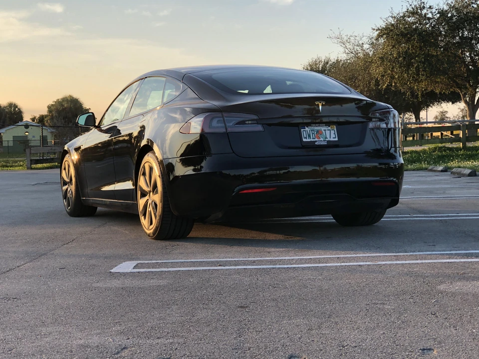 2021 Tesla Model S - Image 15 of 31