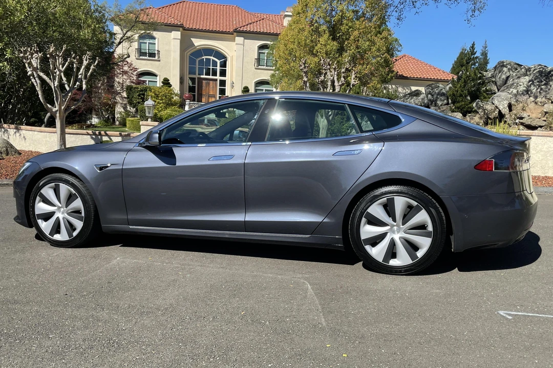 2021 Tesla Model S - Image 9 of 16