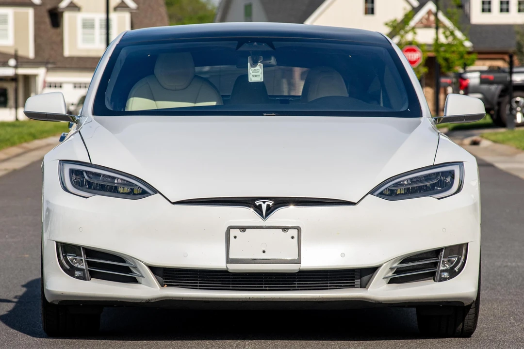 2021 Tesla Model S - Image 2 of 31