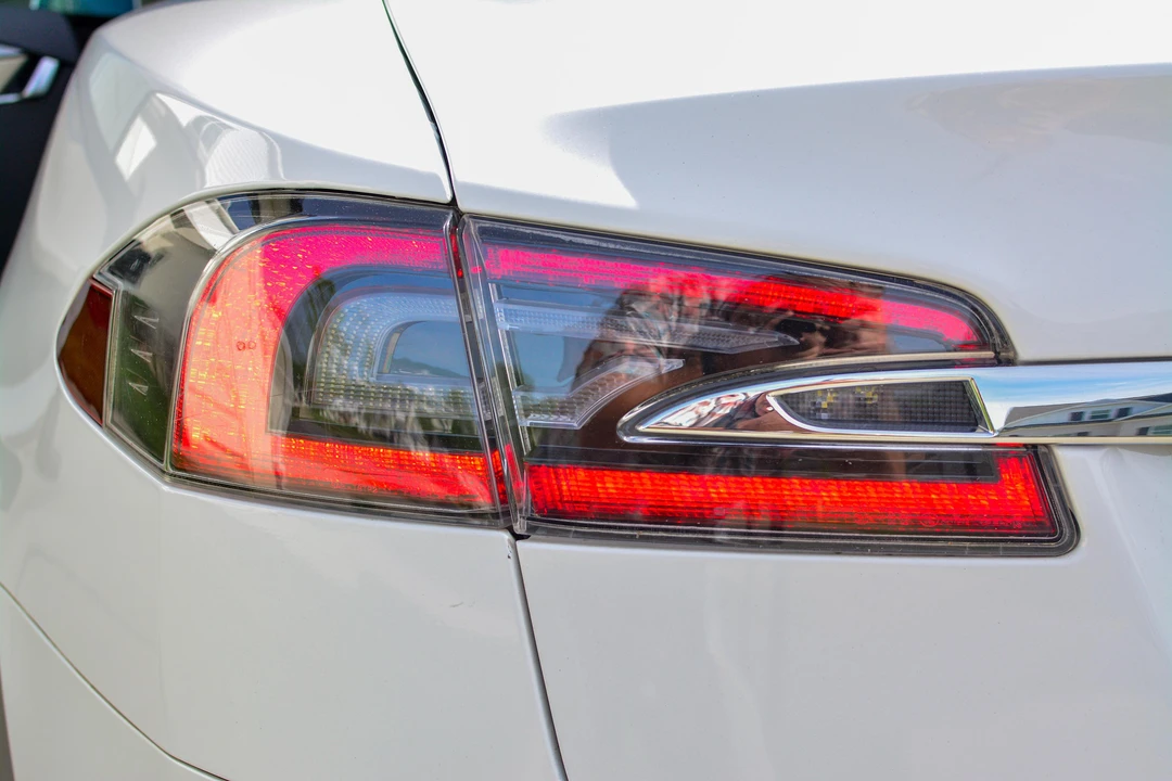 2021 Tesla Model S - Image 17 of 31