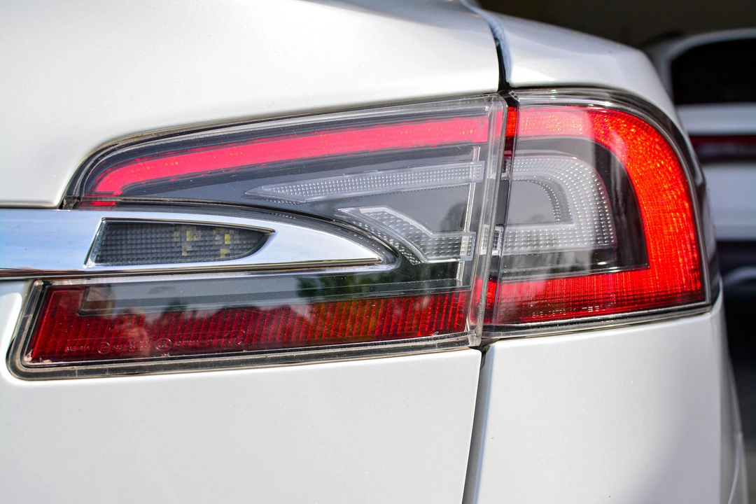 2021 Tesla Model S - Image 18 of 31