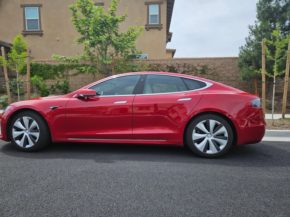 2021 Tesla Model S - Image 10 of 31