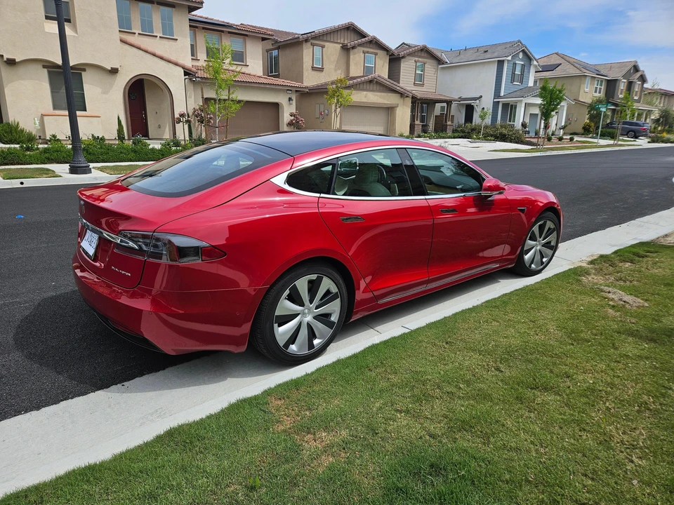 2021 Tesla Model S - Image 17 of 31