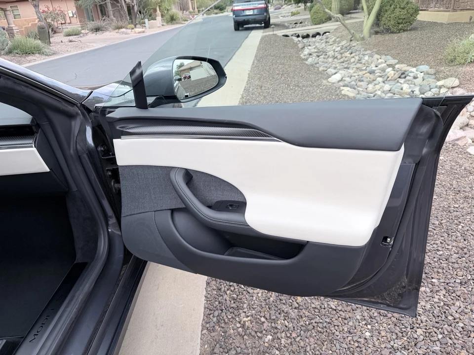 2021 Tesla Model S Plaid - Image 9 of 11