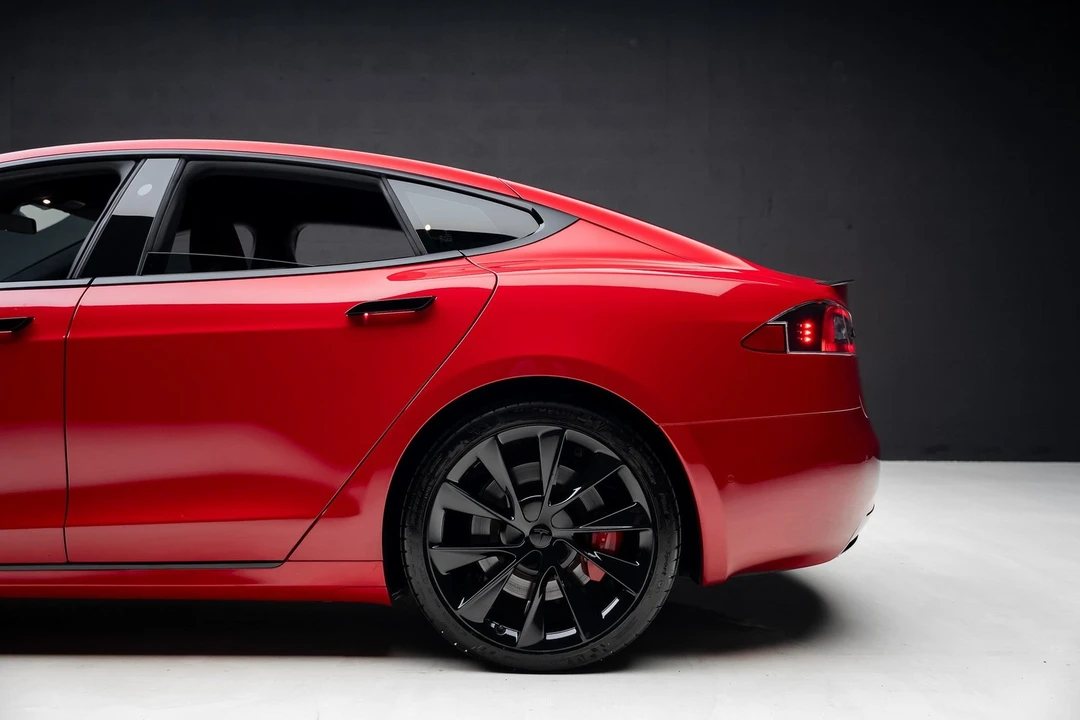 2021 Tesla Model S Plaid - Image 19 of 21