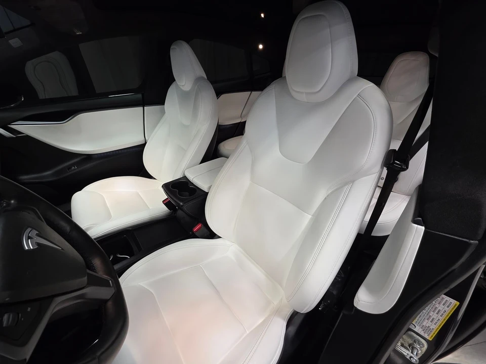2021 Tesla Model S Plaid - Image 18 of 21