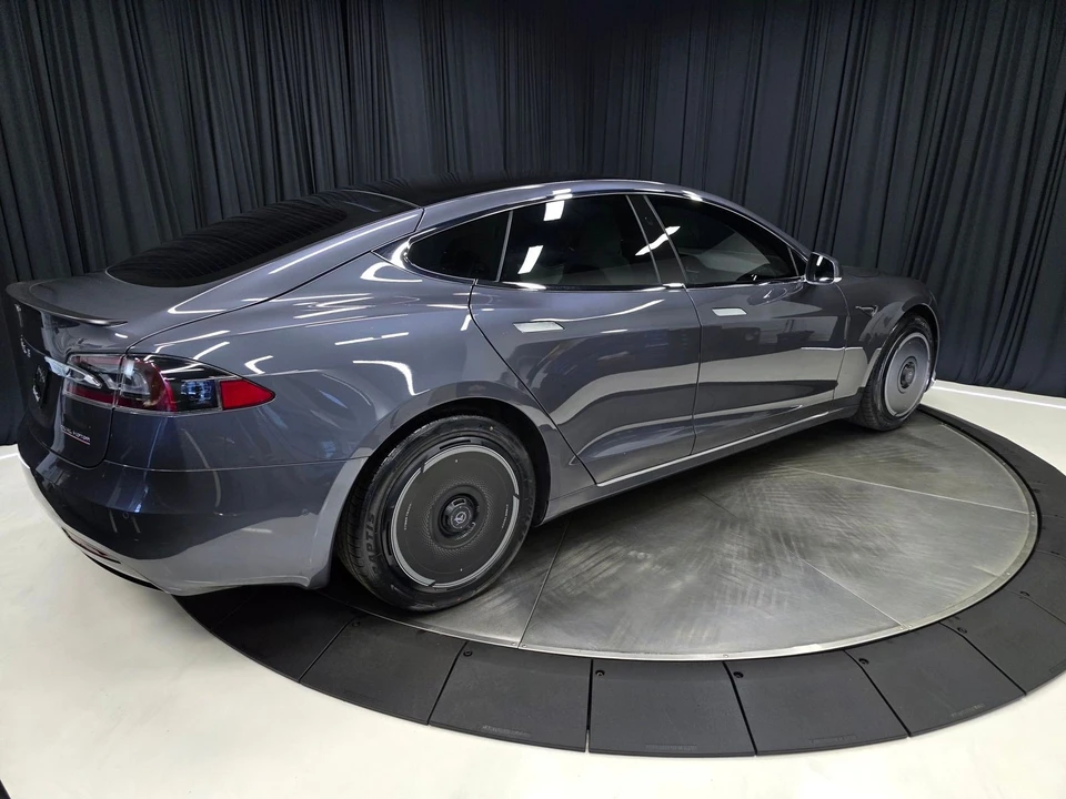 2021 Tesla Model S Plaid - Image 12 of 21
