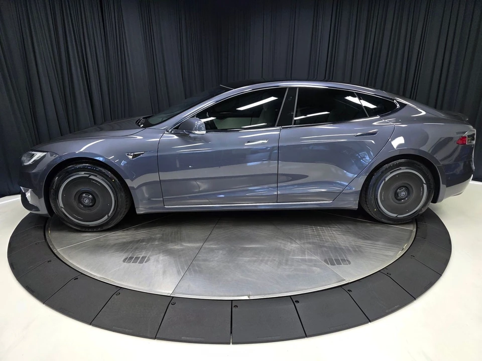 2021 Tesla Model S Plaid - Image 9 of 21