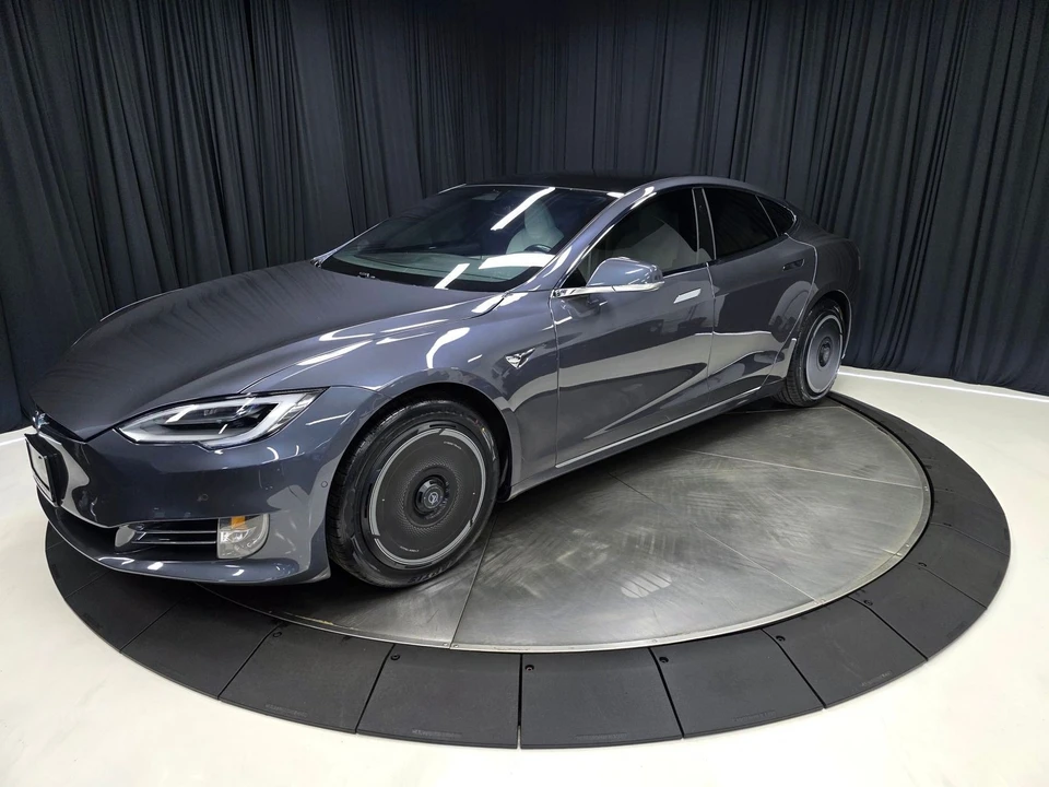2021 Tesla Model S Plaid - Image 8 of 21