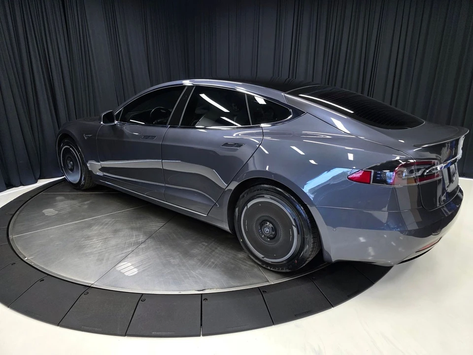 2021 Tesla Model S Plaid - Image 10 of 21