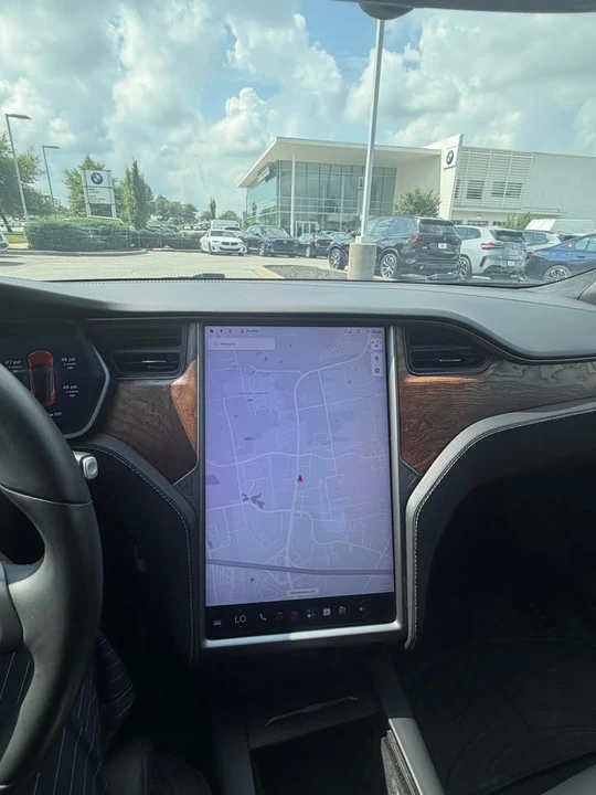 2021 Tesla Model S Plaid - Image 7 of 8