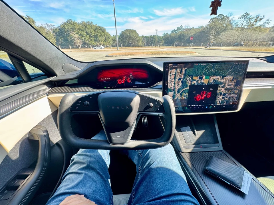 2021 Tesla Model S Plaid - Image 10 of 21