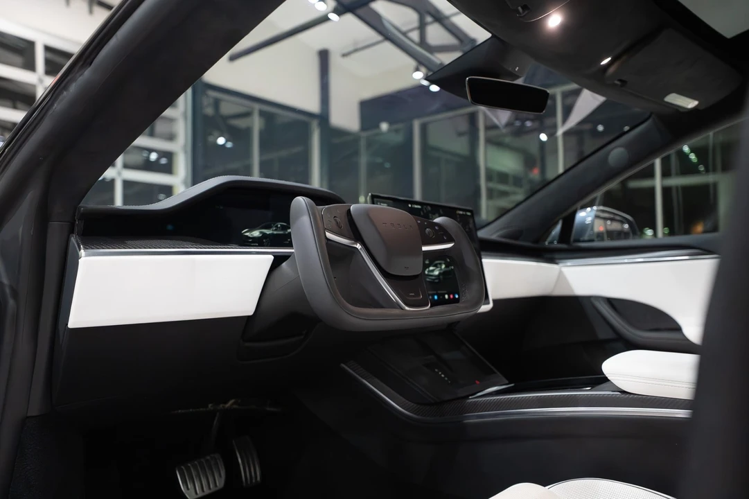 2021 Tesla Model S Plaid - Image 15 of 21