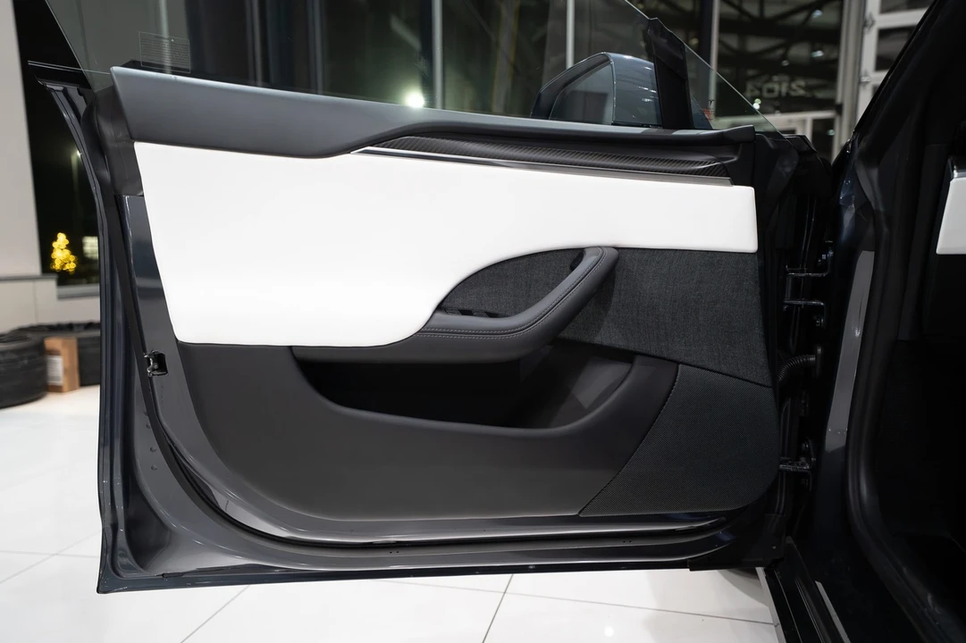 2021 Tesla Model S Plaid - Image 7 of 21