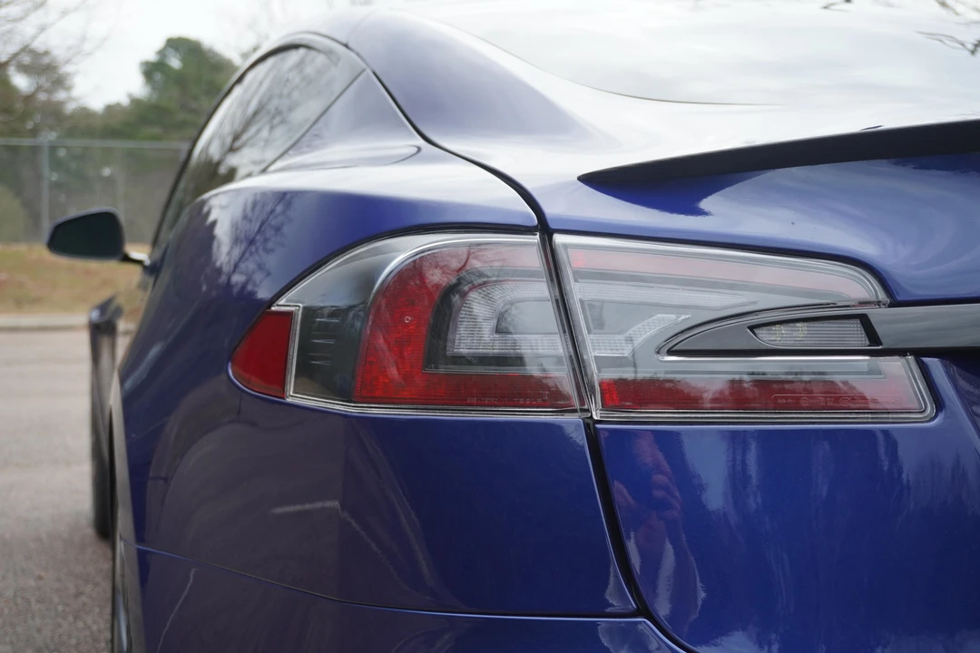 2021 Tesla Model S Plaid - Image 14 of 31