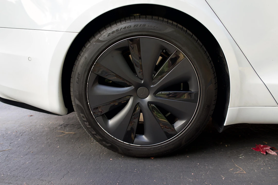 2021 Tesla Model S Plaid - Image 29 of 31