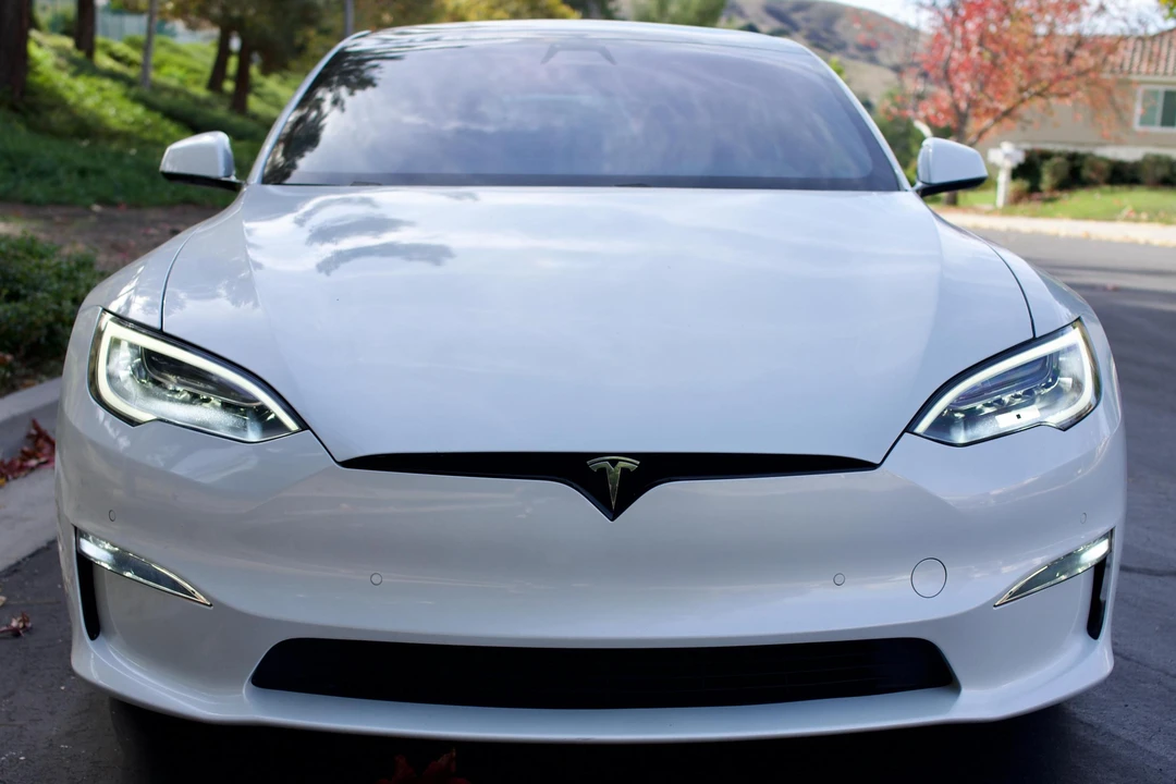 2021 Tesla Model S Plaid - Image 2 of 31