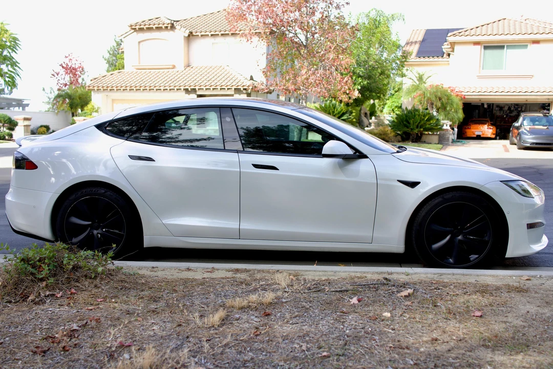 2021 Tesla Model S Plaid - Image 3 of 31