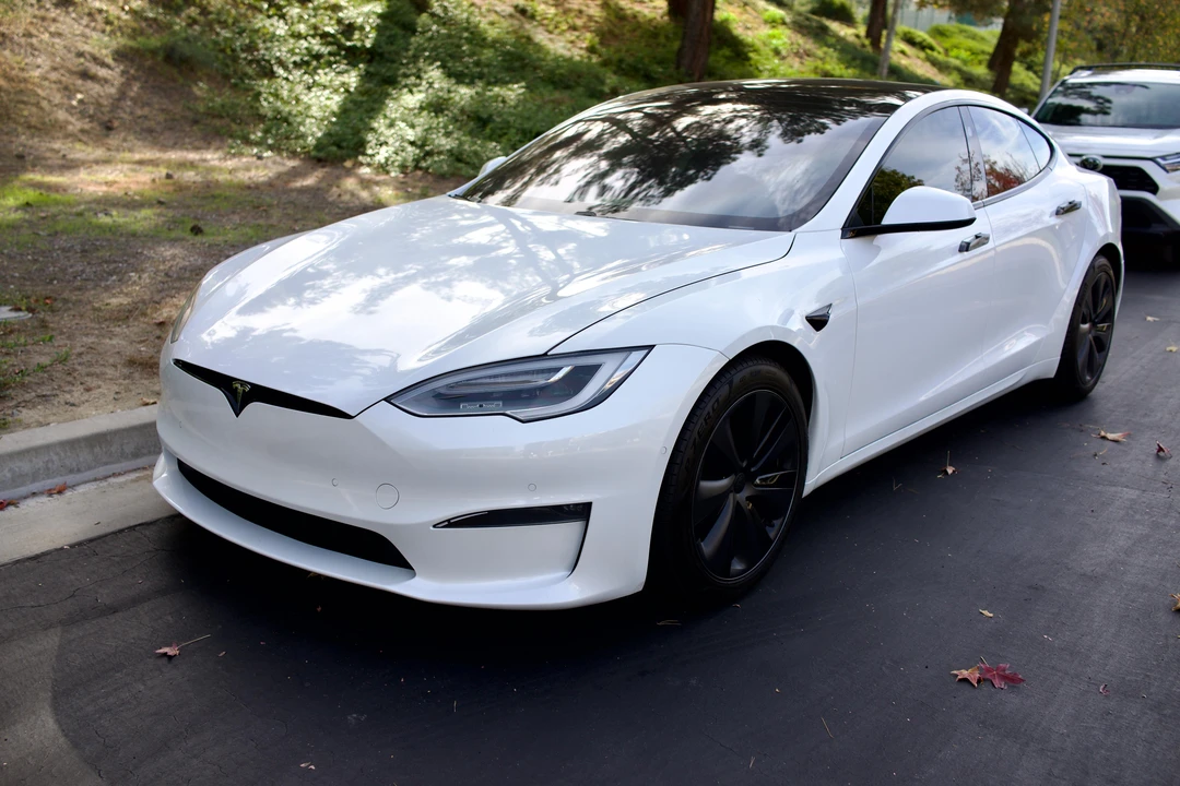 2021 Tesla Model S Plaid - Image 9 of 31