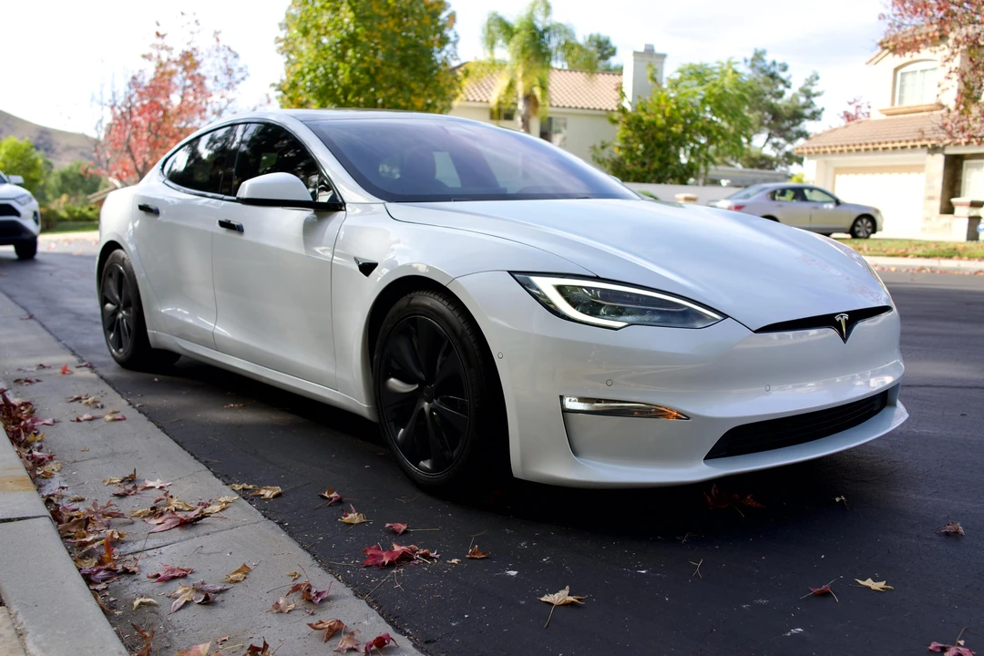 2021 Tesla Model S Plaid - Image 12 of 31