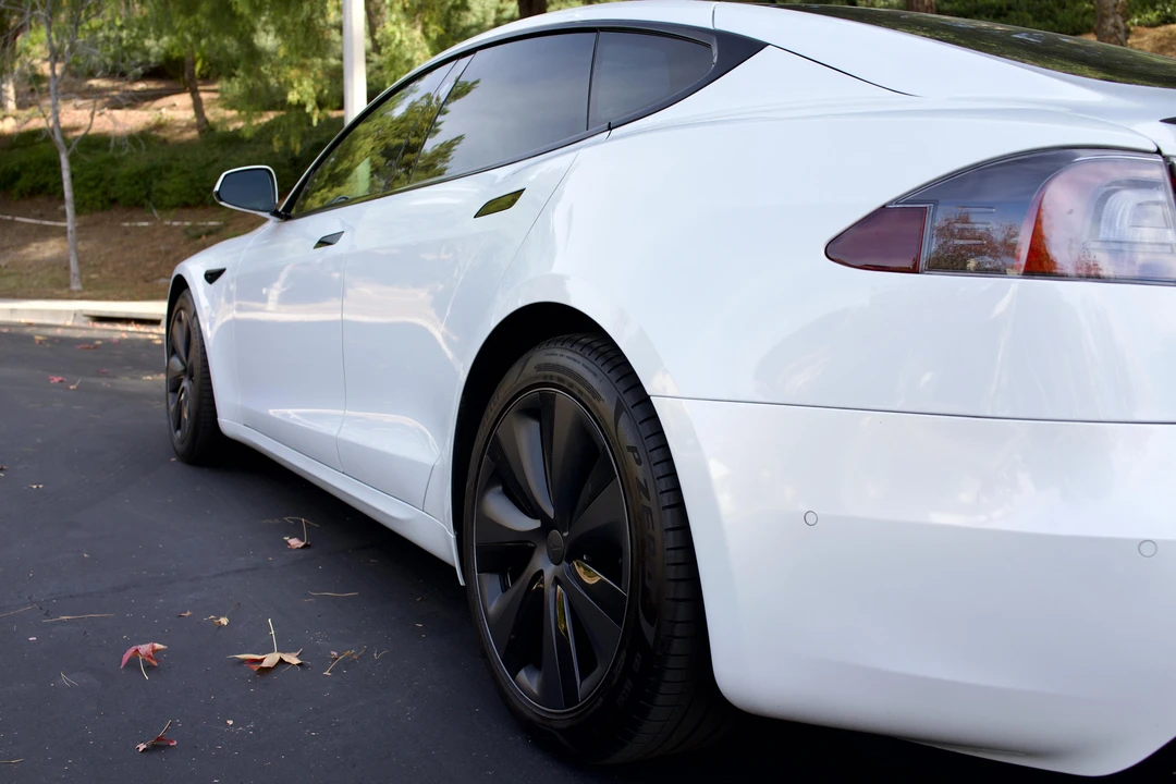 2021 Tesla Model S Plaid - Image 15 of 31