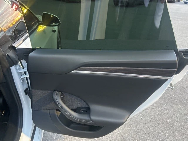 2021 Tesla Model S Plaid - Image 18 of 21