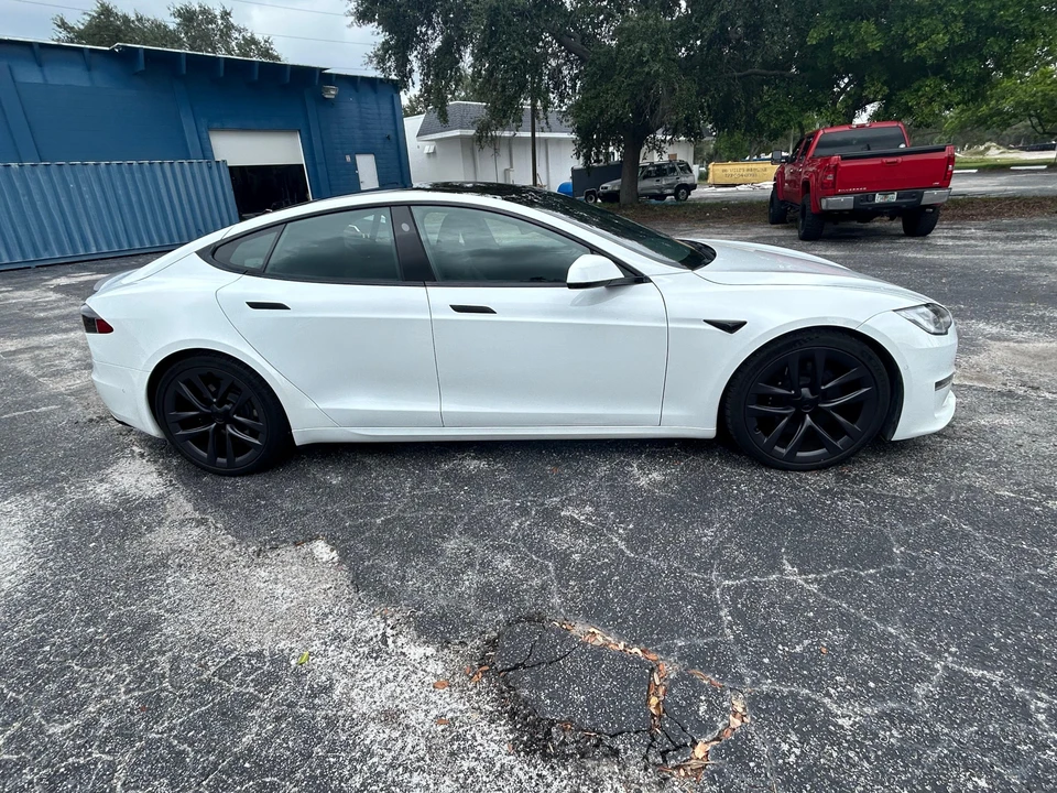 2021 Tesla Model S Plaid - Image 18 of 31