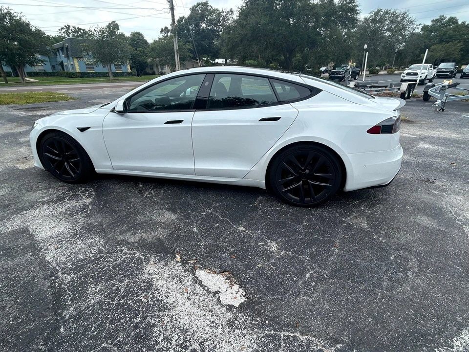 2021 Tesla Model S Plaid - Image 12 of 31