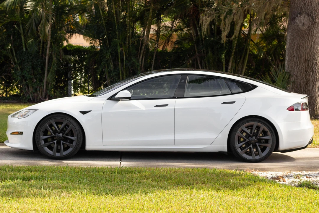 2021 Tesla Model S Plaid - Image 3 of 31