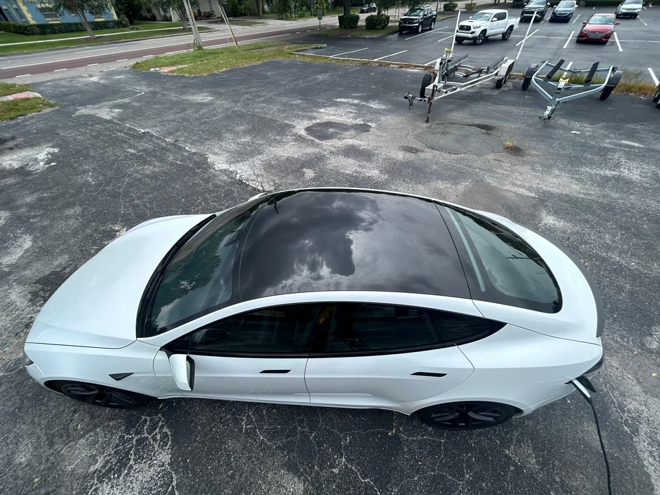 2021 Tesla Model S Plaid - Image 11 of 31