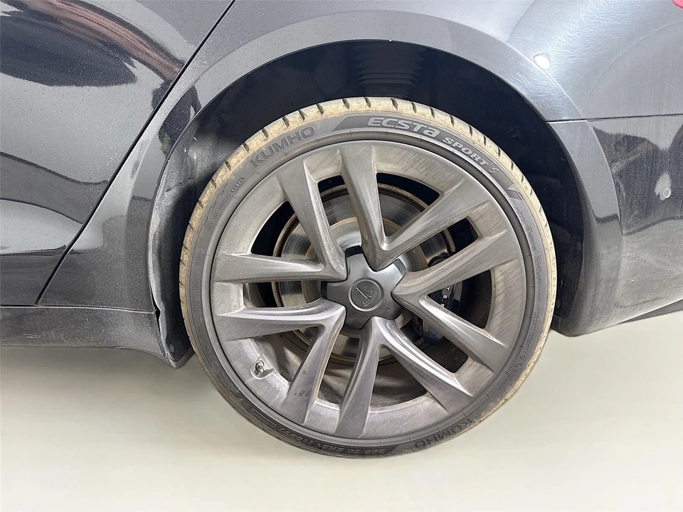 2021 Tesla Model S Plaid - Image 10 of 11
