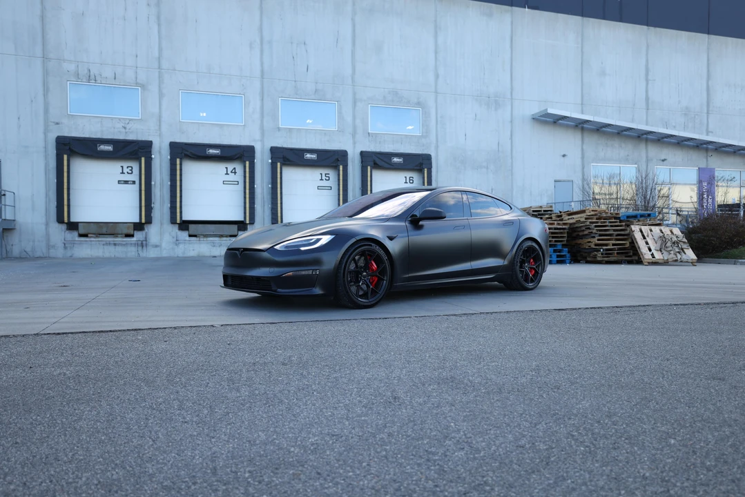 2021 Tesla Model S Plaid - Image 11 of 31