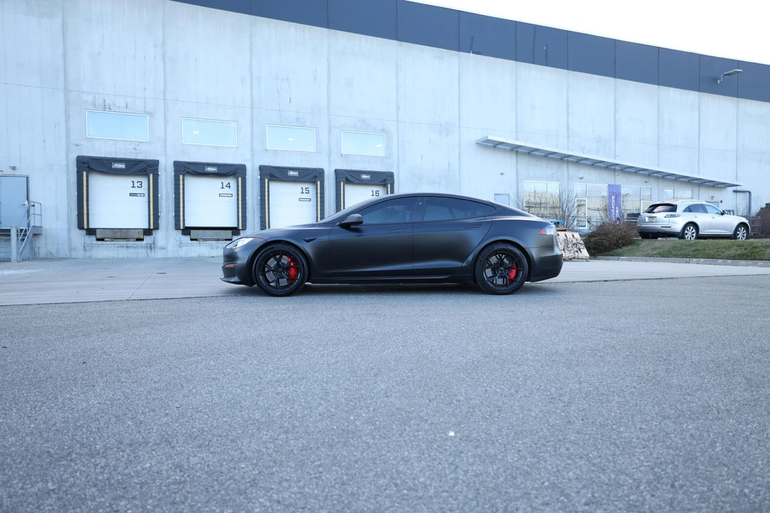 2021 Tesla Model S Plaid - Image 12 of 31