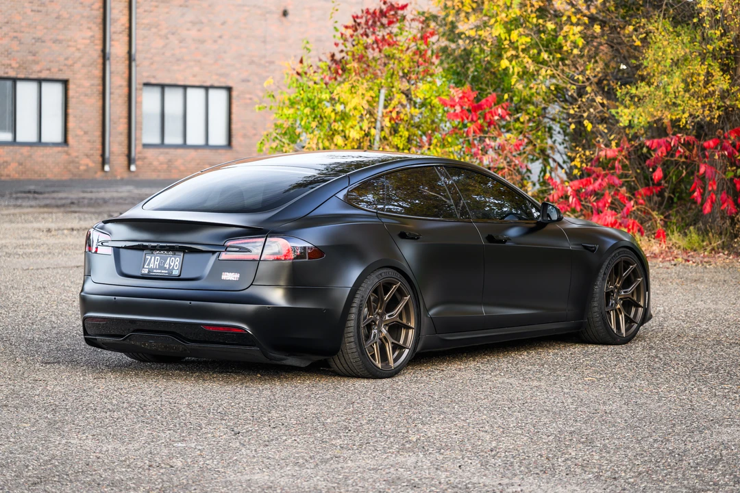 2021 Tesla Model S Plaid - Image 10 of 31