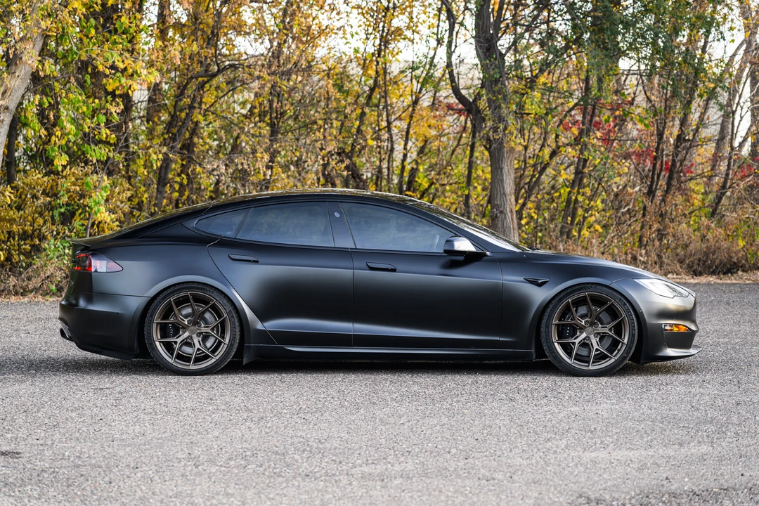 2021 Tesla Model S Plaid - Image 8 of 31