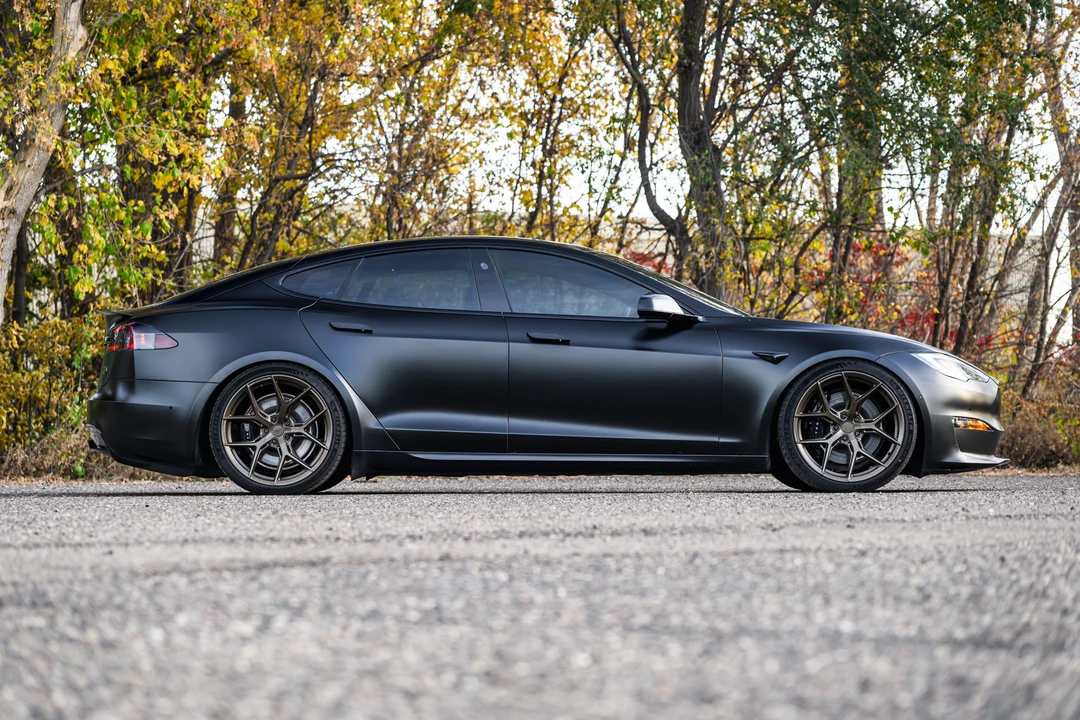 2021 Tesla Model S Plaid - Image 9 of 31