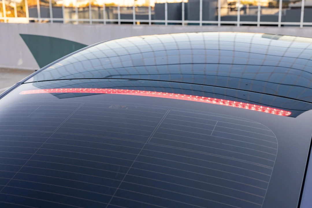 2021 Tesla Model S Plaid - Image 25 of 31